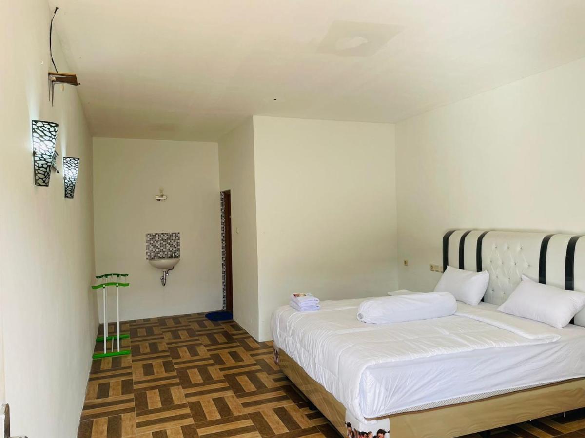 Vandu'S View Guest House & Restaurant Tuk Tuk Ngoại thất bức ảnh