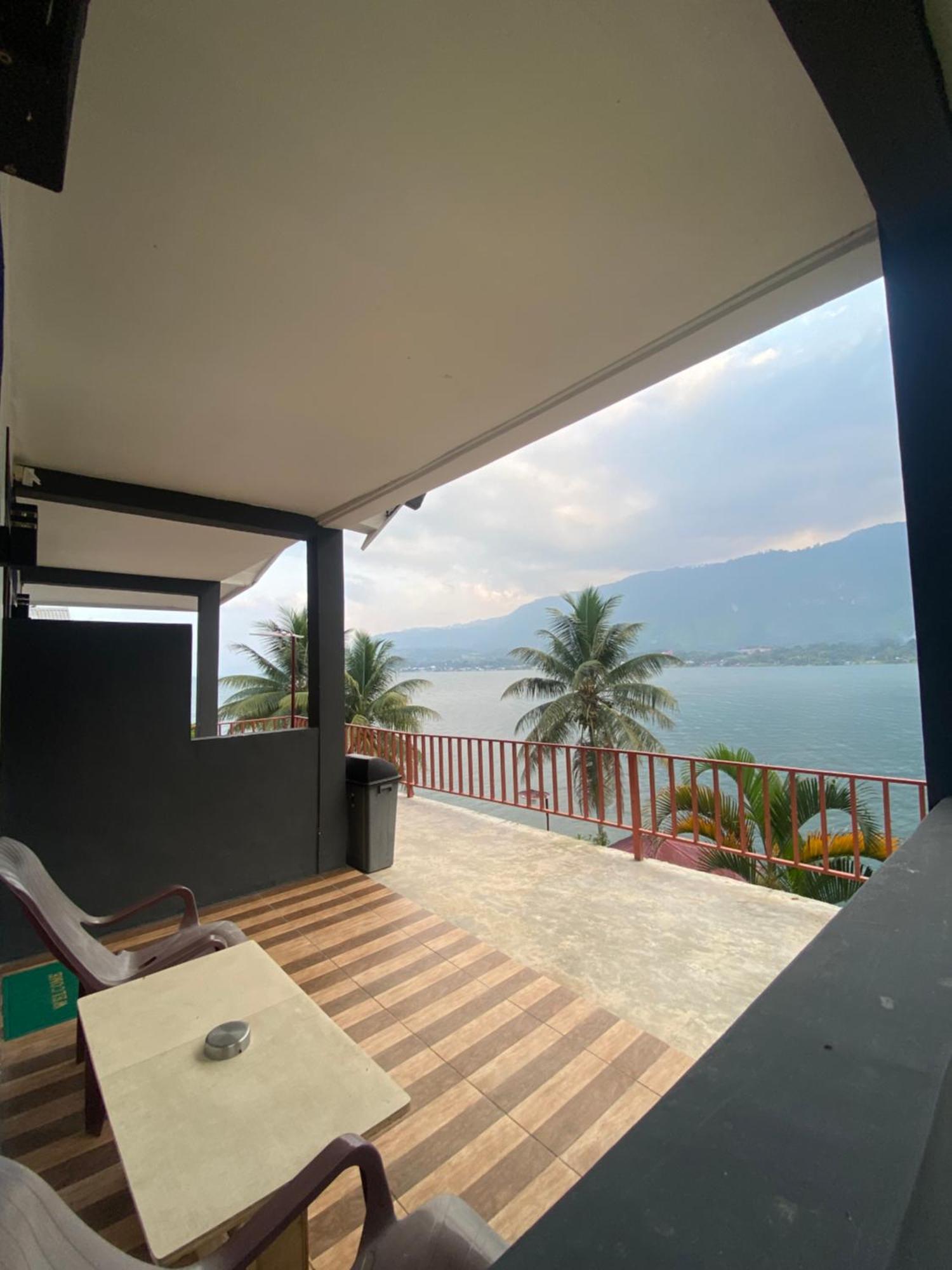 Vandu'S View Guest House & Restaurant Tuk Tuk Ngoại thất bức ảnh