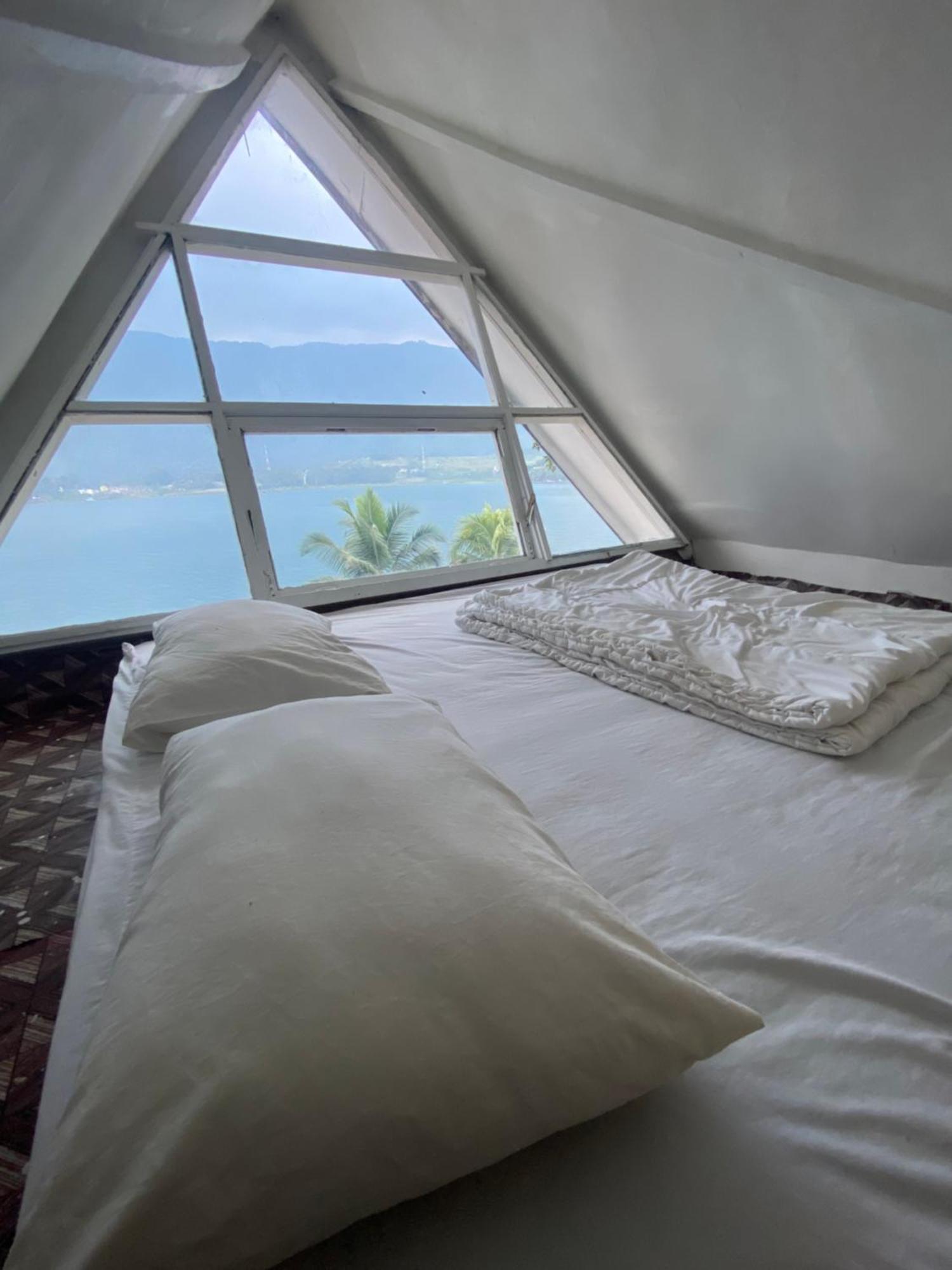 Vandu'S View Guest House & Restaurant Tuk Tuk Ngoại thất bức ảnh