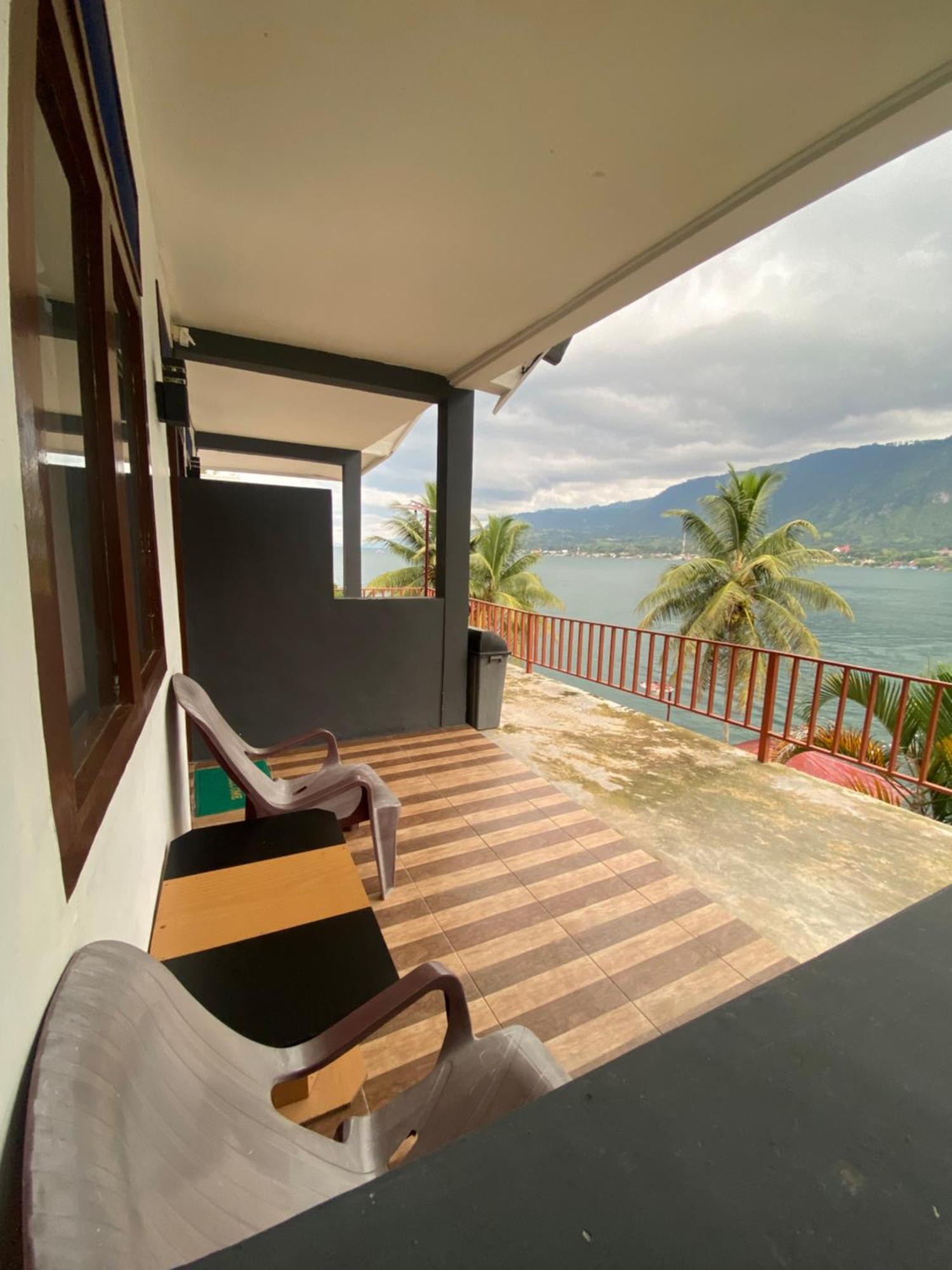 Vandu'S View Guest House & Restaurant Tuk Tuk Ngoại thất bức ảnh