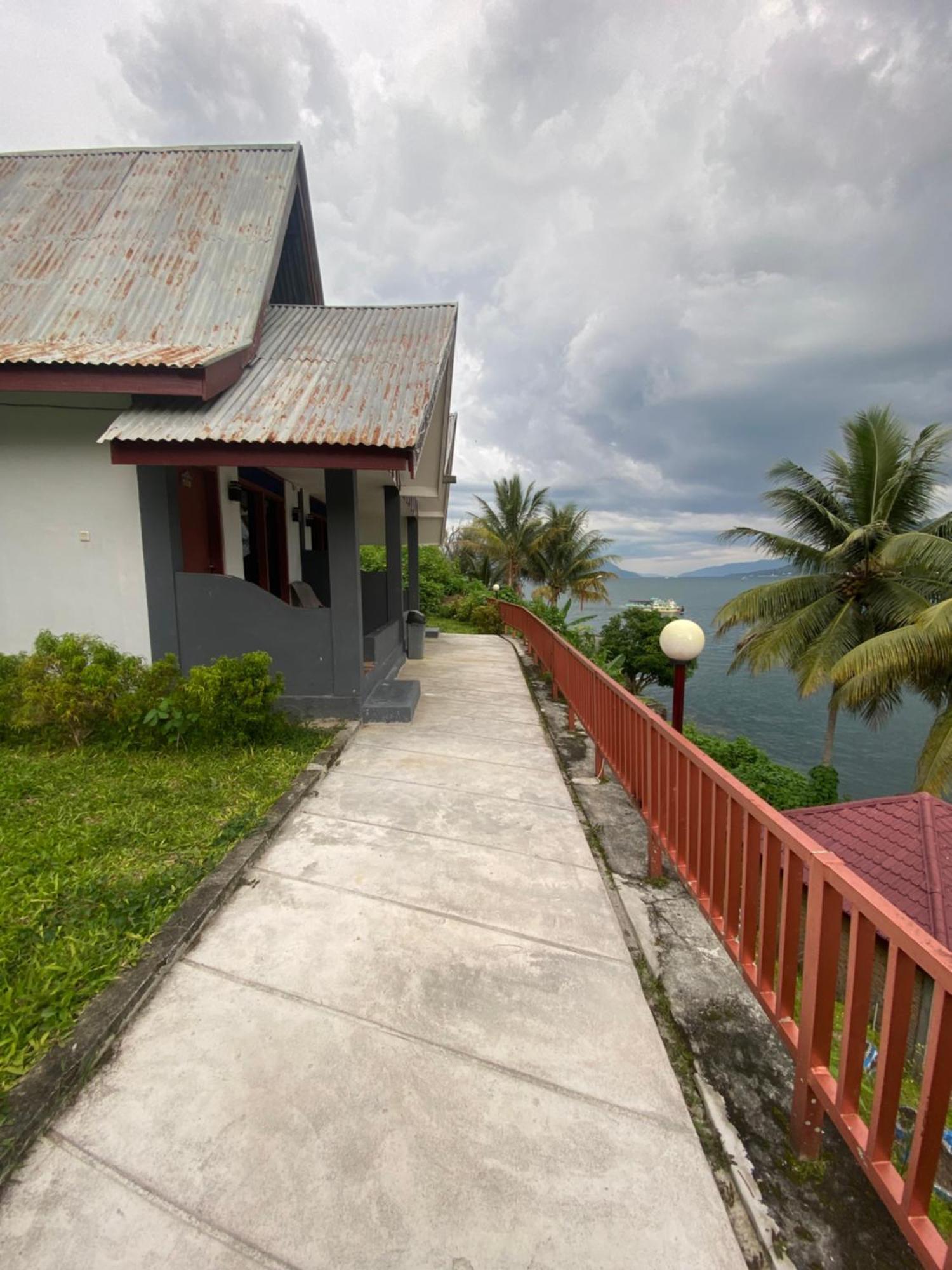 Vandu'S View Guest House & Restaurant Tuk Tuk Ngoại thất bức ảnh