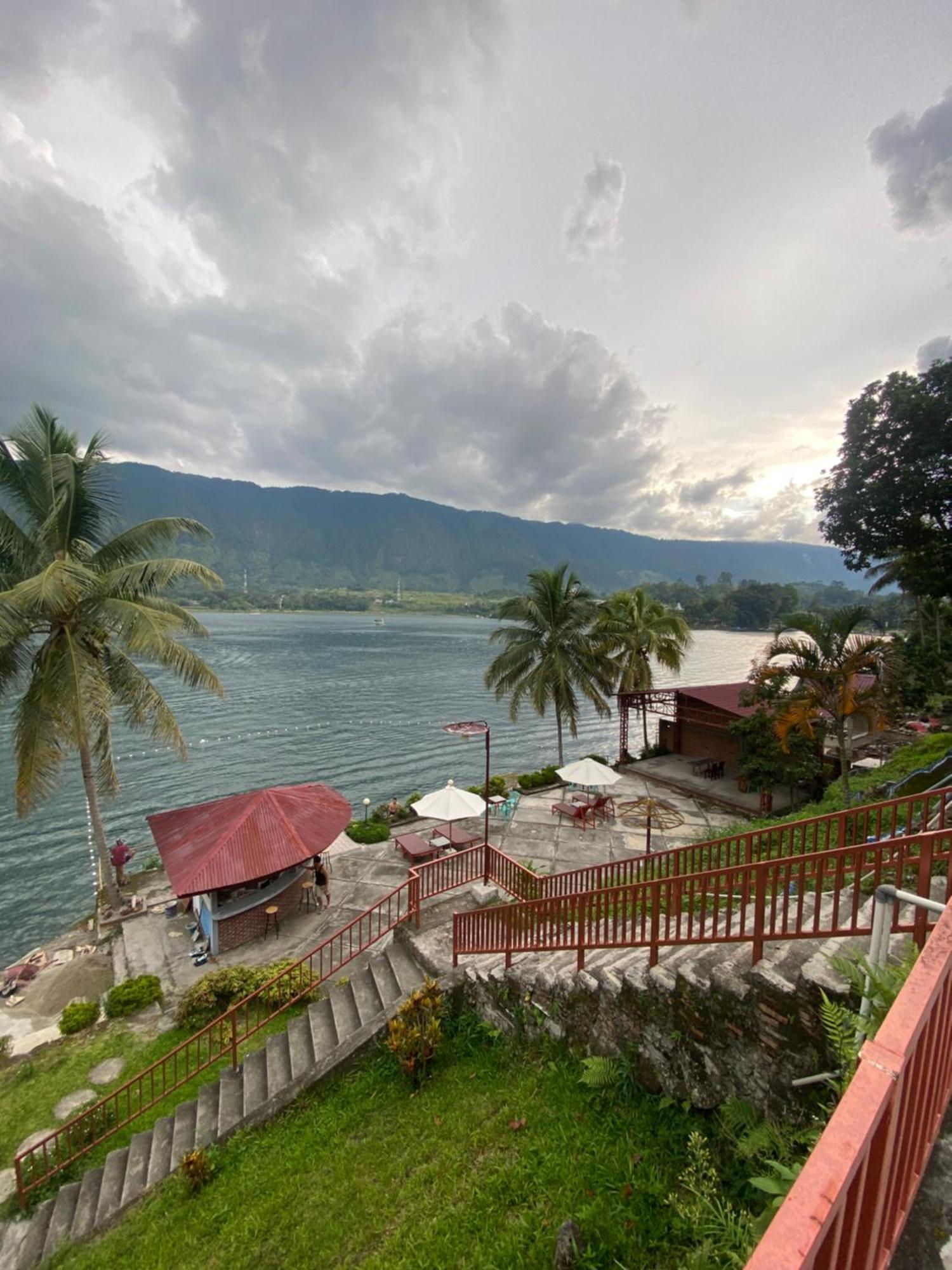 Vandu'S View Guest House & Restaurant Tuk Tuk Ngoại thất bức ảnh