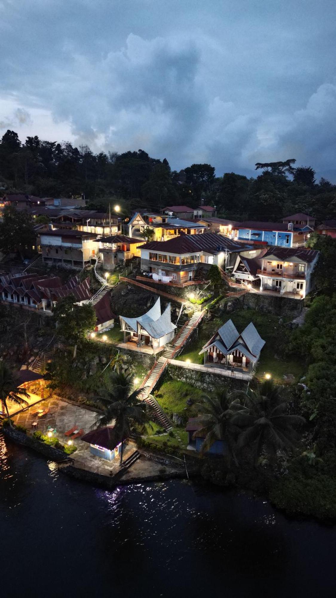 Vandu'S View Guest House & Restaurant Tuk Tuk Ngoại thất bức ảnh