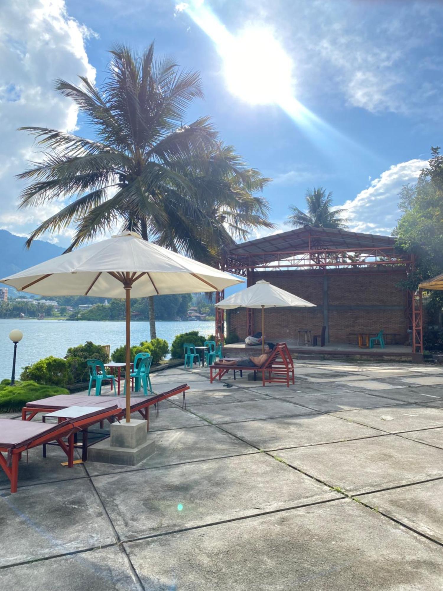 Vandu'S View Guest House & Restaurant Tuk Tuk Ngoại thất bức ảnh
