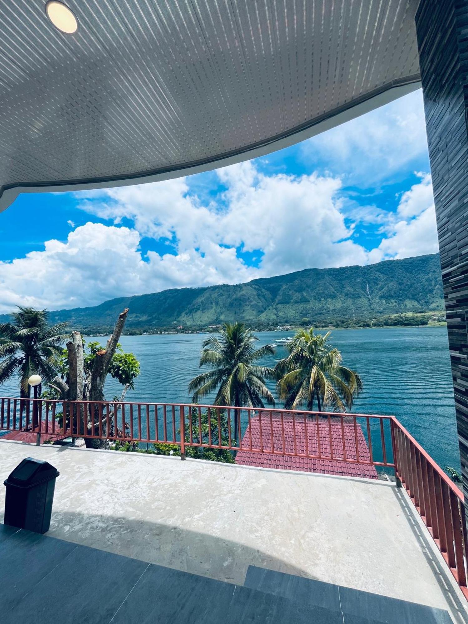 Vandu'S View Guest House & Restaurant Tuk Tuk Ngoại thất bức ảnh