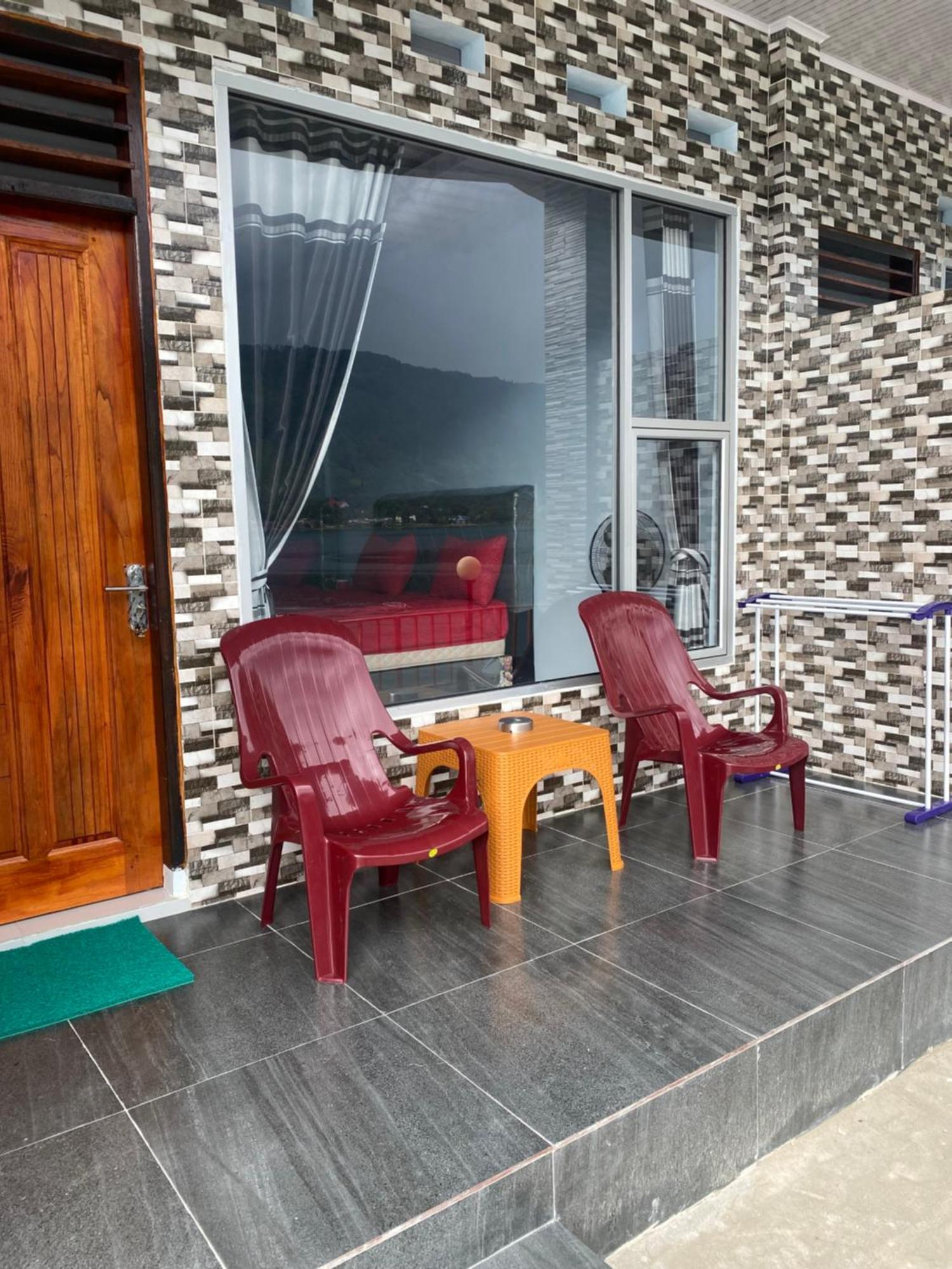 Vandu'S View Guest House & Restaurant Tuk Tuk Ngoại thất bức ảnh
