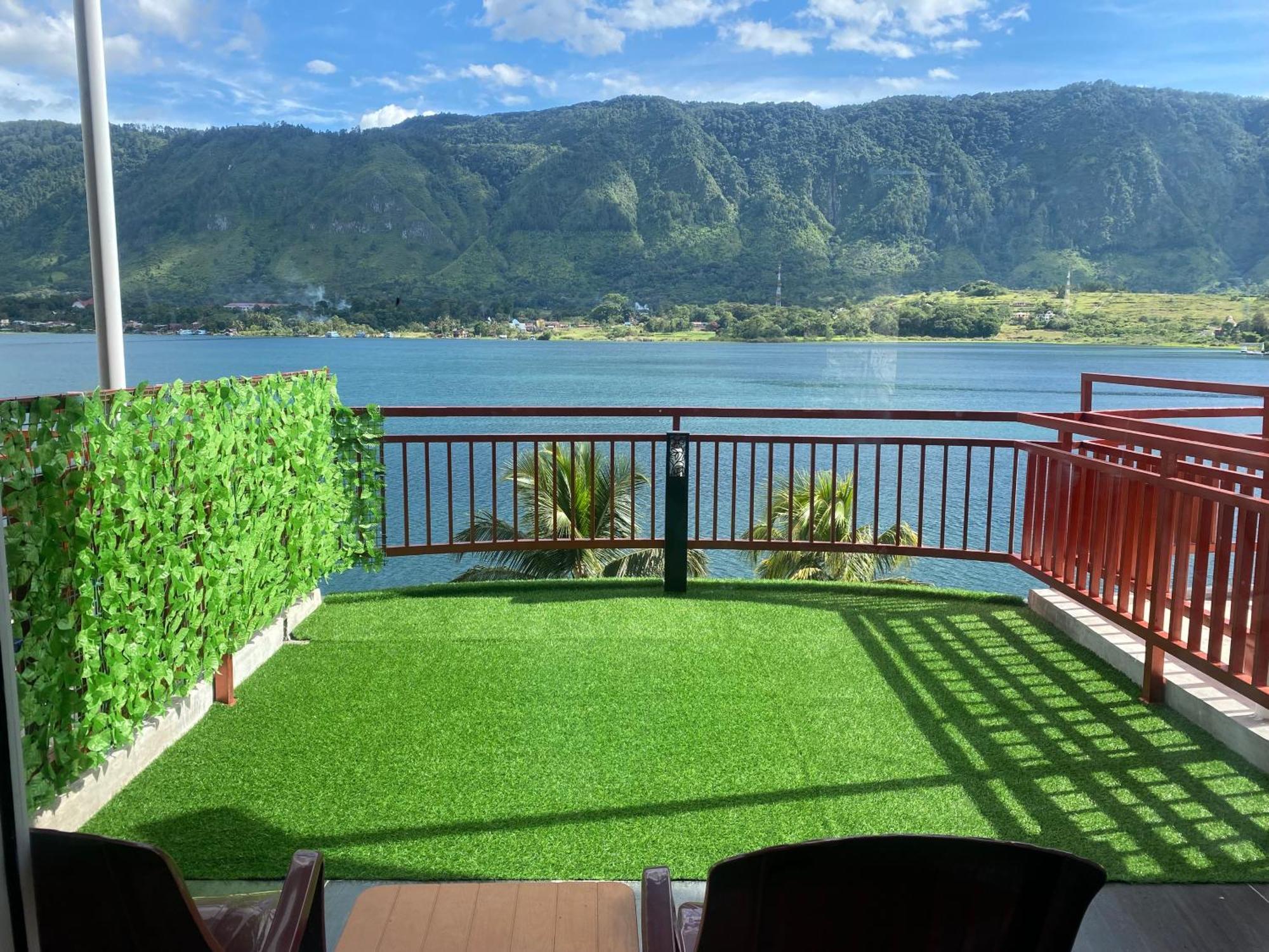 Vandu'S View Guest House & Restaurant Tuk Tuk Ngoại thất bức ảnh